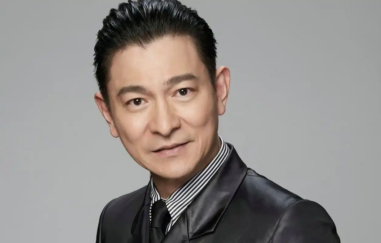 红地毯控股有限公司通过声明西,官宣了刘德华巡演将于明年6月至7月