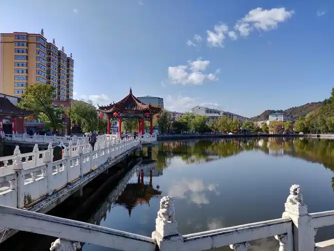 南岔风光最美不过月牙湖