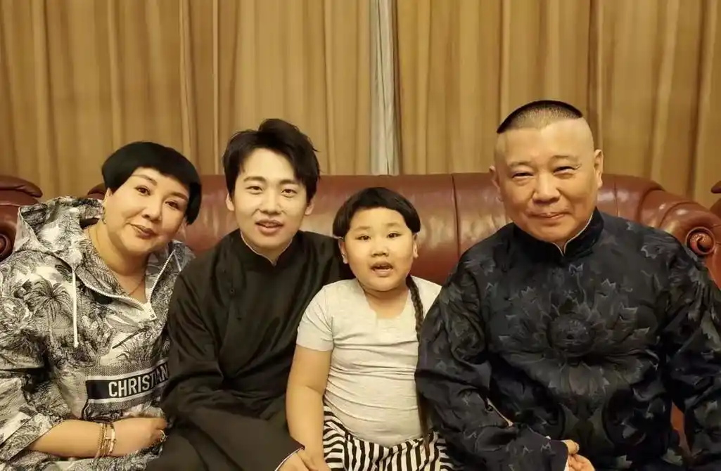 50岁郭德纲全家定居天津!德云社也转移阵地,一家四口其乐融融 - 知乎