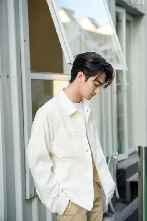 许凯春至随拍##许凯春日白牛仔随拍