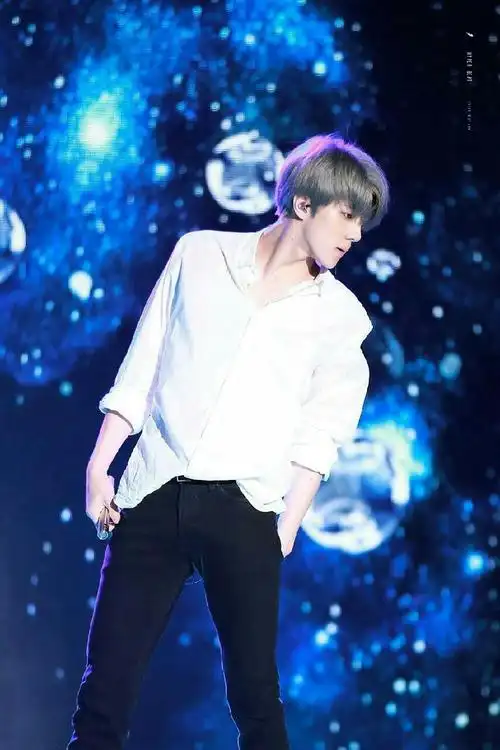 吴世勋sehun 20150905dmc韩流演唱会《baby dont cry》 银发