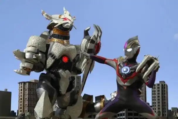 在《欧布奥特曼》这部电视剧的第一集里,在打光之恶魔的时候,欧布