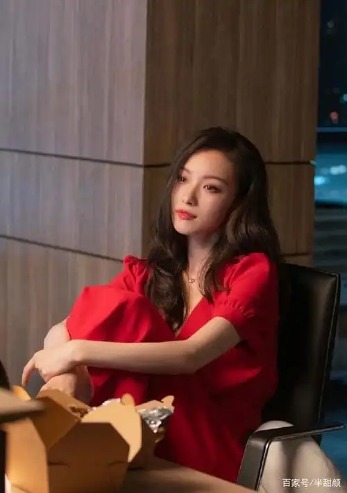 倪妮流金岁月穿搭图集