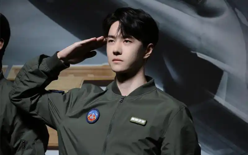 冷峻沉静又迷人的王一博(长空之王|雷宇)