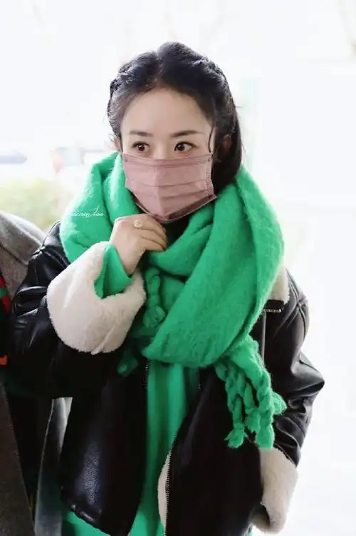 赵丽颖现身2022央视虎年春晚首次大联排