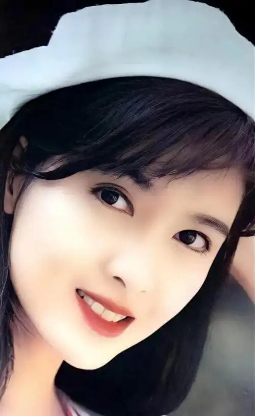 周慧敏,被誉为"玉女掌门人",无疑是上世纪90年代最美的女星.