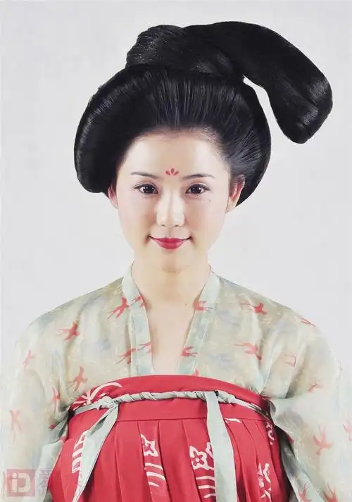 古装影视发型之唐贵族少妇造型