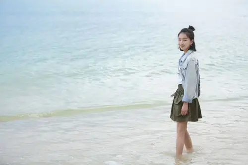 周冬雨《我们相爱吧》图片