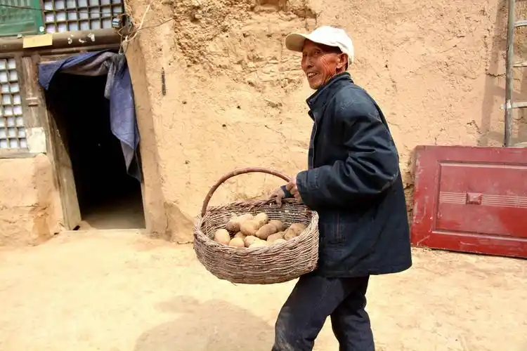 体验最贫穷的农村生活