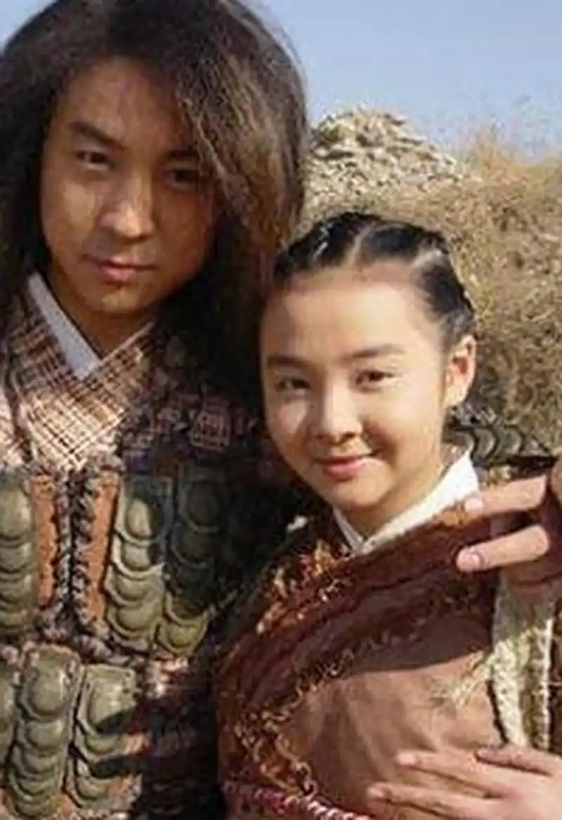 童星杨丽晓初恋情定释小龙,因颜值太高被全网禁整容,为学业退隐娱乐圈