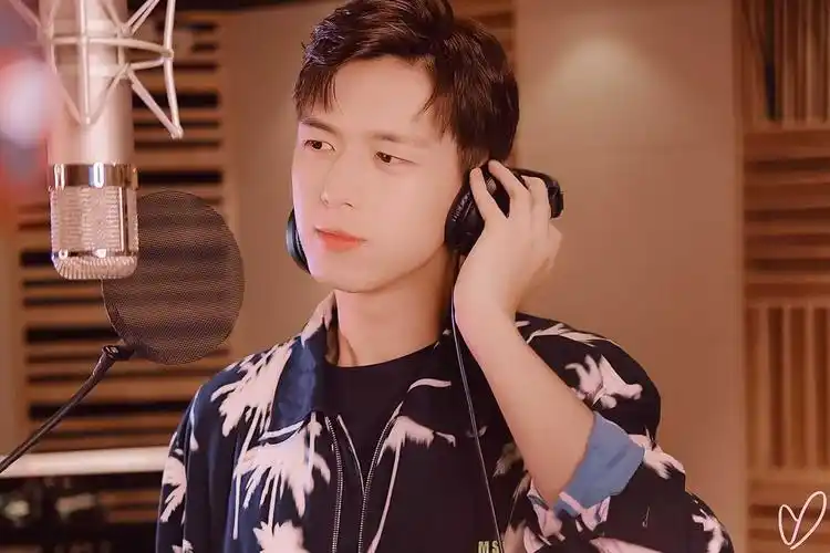 有没有小可爱有李现无水印壁纸图片? - 知乎