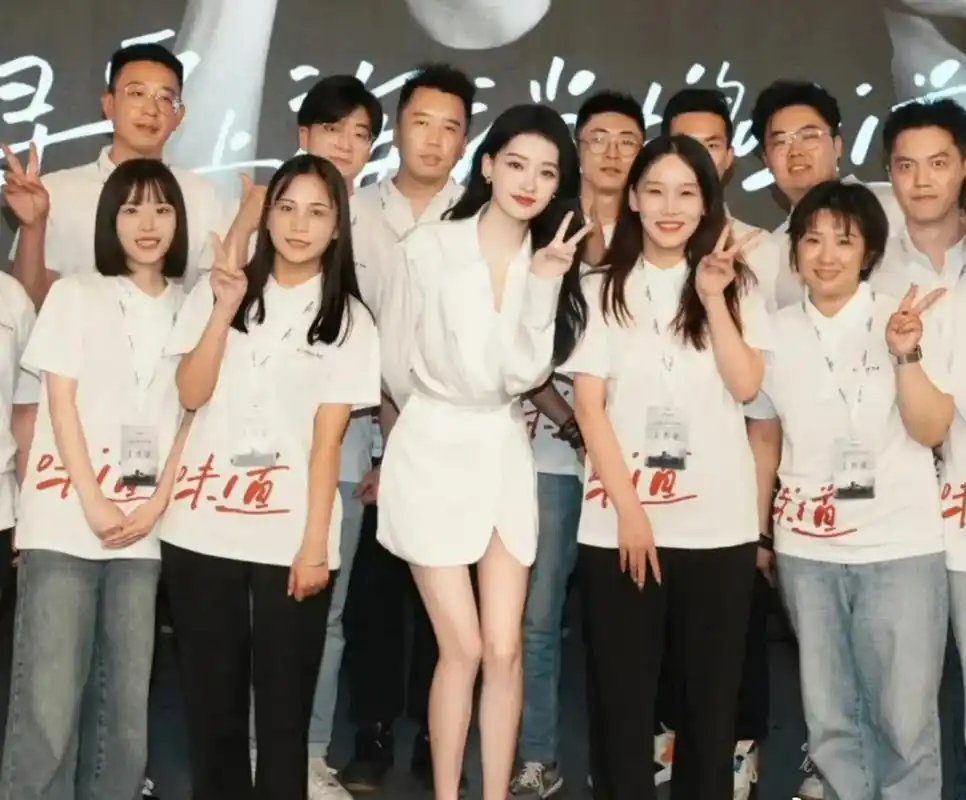 孙怡腿比关晓彤还要优越?又细又长