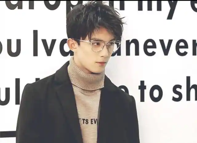 明星眼镜杀,杨幂女王刘亦菲清纯,吴磊小狼狗黄子韬金箔小玫瑰