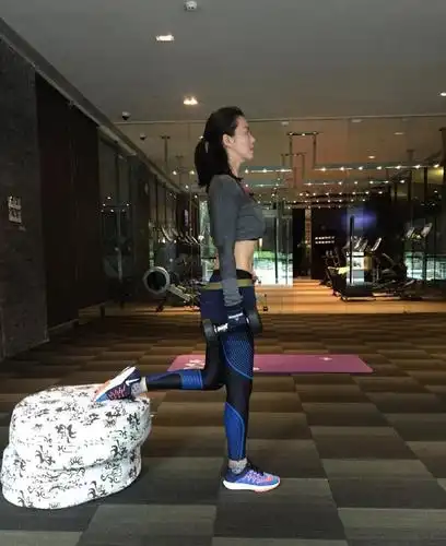 明星也爱健身,年近40谭维维,运动让其依然年轻