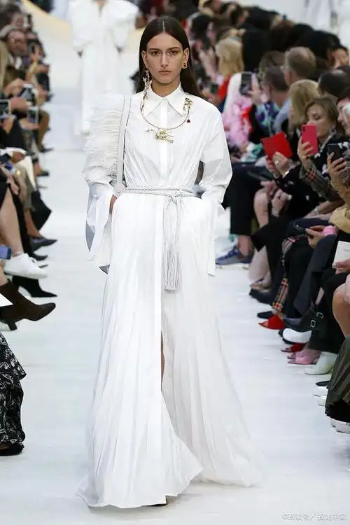 法国时尚:巴黎时装周和名牌品牌