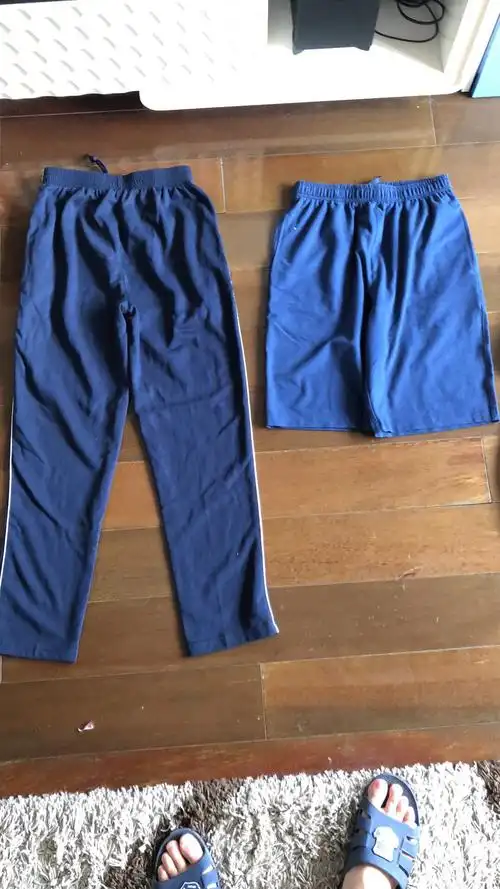 两条蓝色裤子 一长一短