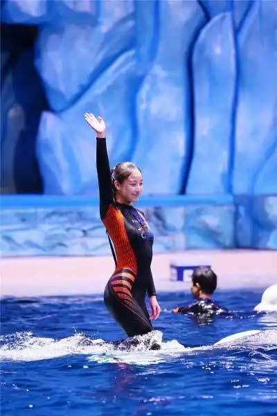 倪妮似美人鱼倪妮身材凹凸有致