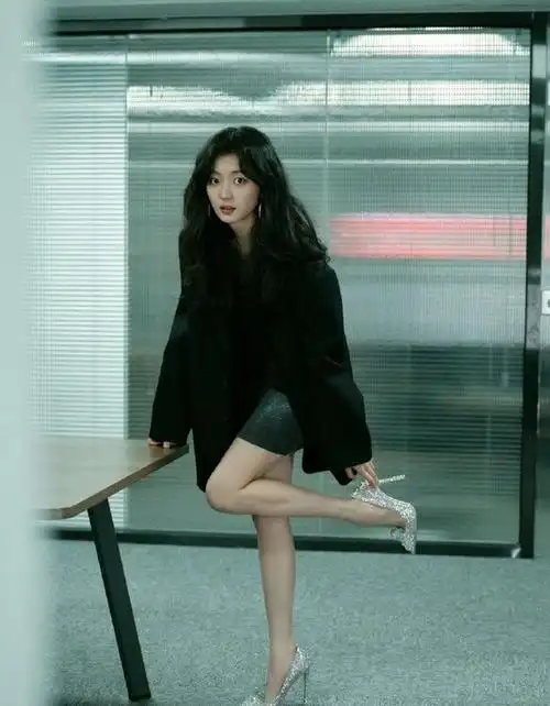 孙千的大长腿高跟腿太美了