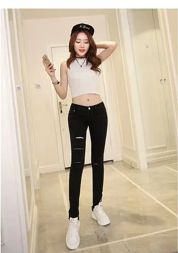 女士高弹力紧身薄款低腰蜜桃臀牛仔裤2019新款破洞性感小脚百搭休闲