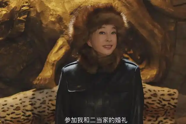 71岁刘晓庆扮嫩演"女儿",喊小18岁的男演员"爹爹",脚趾扣地