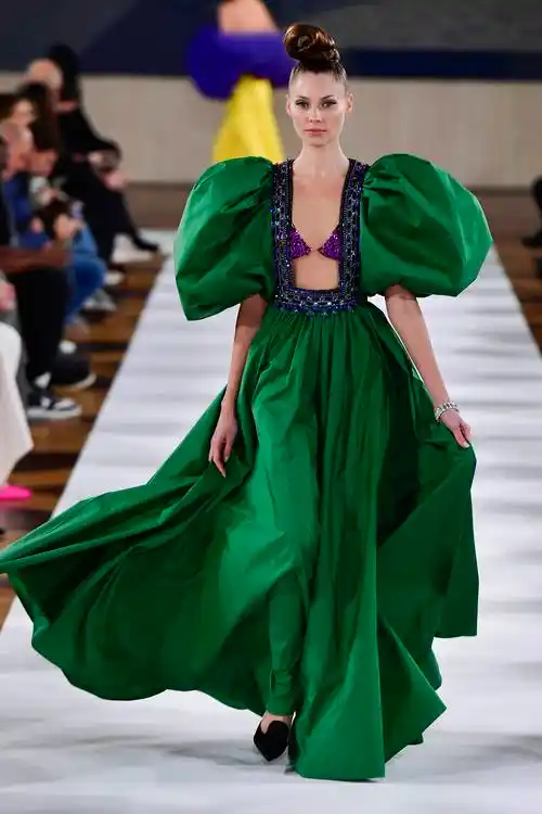 巴黎高定时装周——yanina品牌时装秀_新华社_法国巴黎_春夏