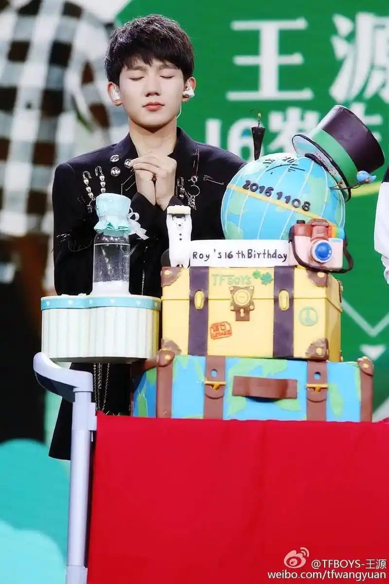 [tfboys][新闻]201011 王源粉丝生日公益应援小合集,紧跟偶像的脚步