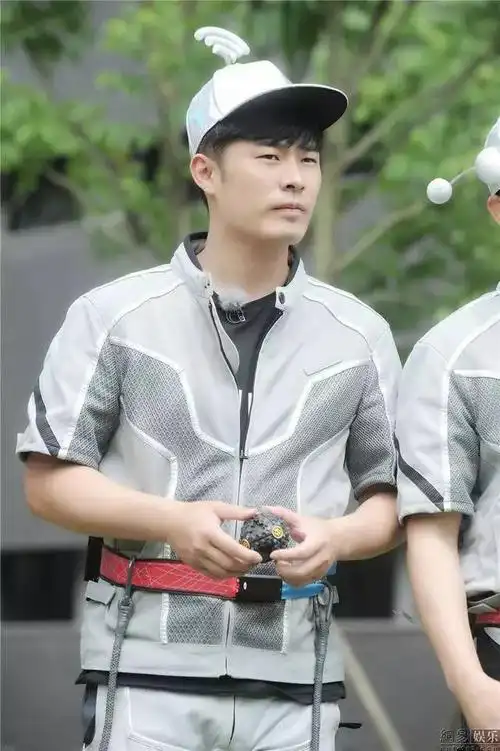 陈赫回应如今为何参加综艺很少拍戏网友直呼其真男人