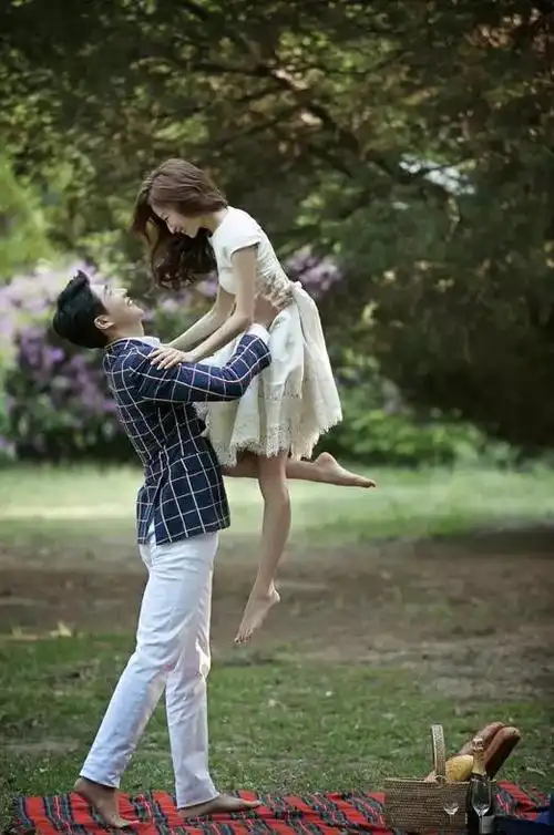 矮个子的你却找了个长腿欧巴?身高相差悬殊情侣的最全「拍婚照指南」