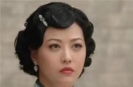 1916年袁世凯去世留下12个漂亮女儿她们嫁给了谁后来怎样了