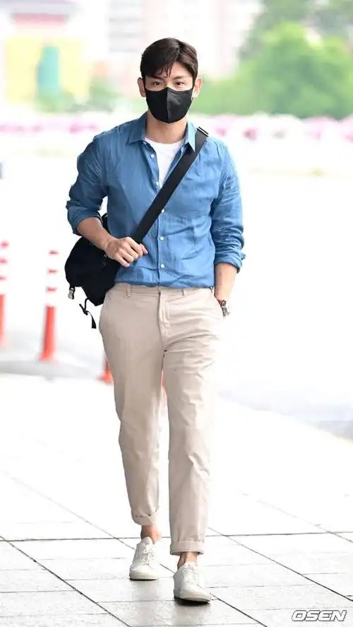 沈昌珉超话#东方神起#240702 沈昌珉金浦赴日新聞圖,明天的演出加油!