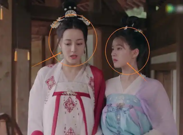 《长歌行》开播,迪丽热巴赵露思同框亮相,相差六岁的状态太明显