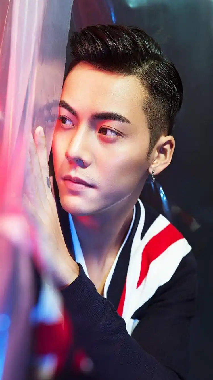陈伟霆帅气写真手机壁纸下载
