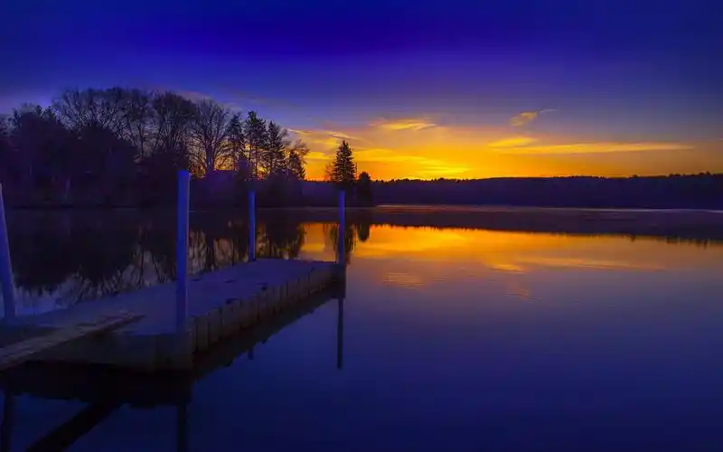 唯美湖泊高清日出桌面壁纸_风景壁纸_壁纸下载_美桌网