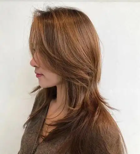 高层次碎发烫卷发型显高显瘦遮挡不了的女神气质