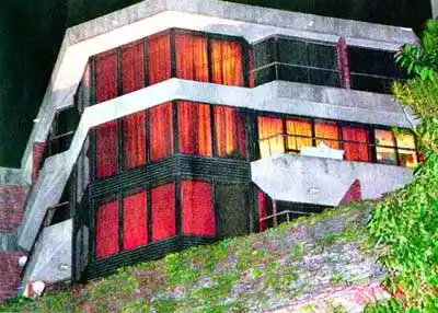 豪宅已升值了近一倍  点击此处查看全部娱乐图片   时报讯 梅艳芳(梅