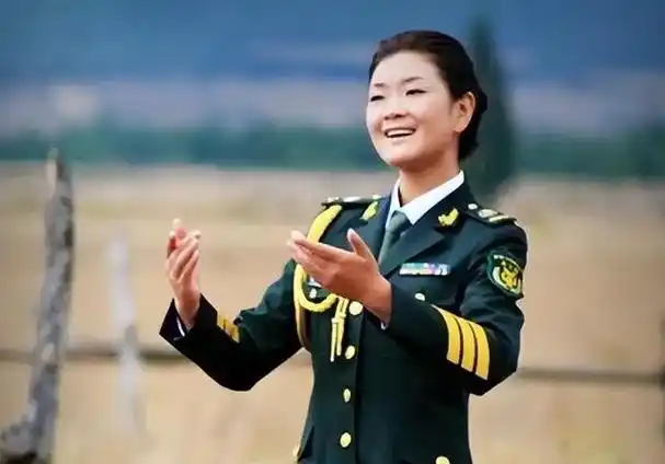 歌手降央卓玛因丈夫高颜值疯狂倒追婚后生3胎如今怎么样了