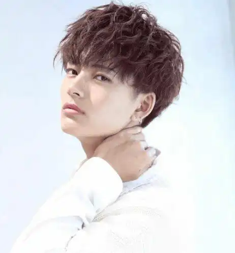 男生不同脸型做什么烫发好看