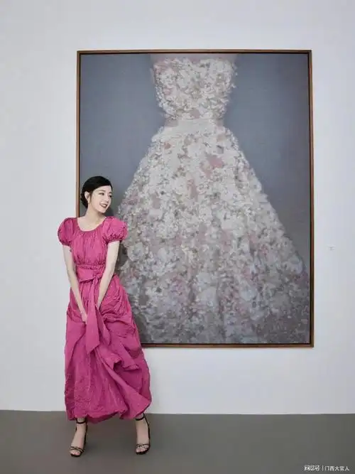 当迪丽热巴遇上玫红色公主裙诠释什么叫做美得不可方物