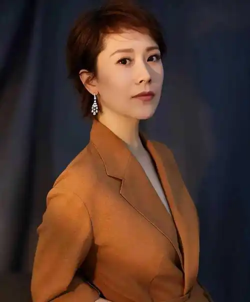 眼万年的短发美女,郭采洁孙俪袁立,个个美出新高度_演技_造型_女明星