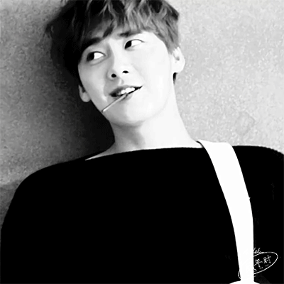 李易峰微笑动图