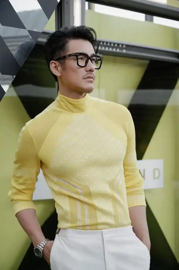 胡兵佛罗伦萨男装周最强攻略 深入复古文艺最前线_娱乐频道_中国青年