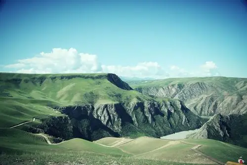 天山山地草甸草原最典型的代表,喀拉峻.