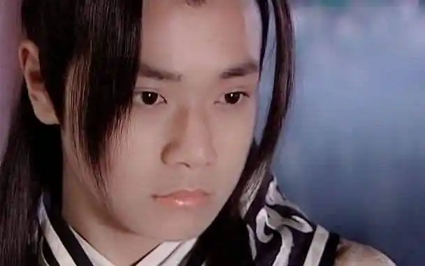 2005年曹骏主演了古装剧《宝莲灯》,在剧中饰演男主角沉香,取得了最高