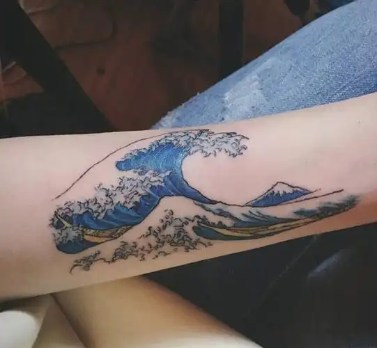 神奈川冲浪里纹身图片