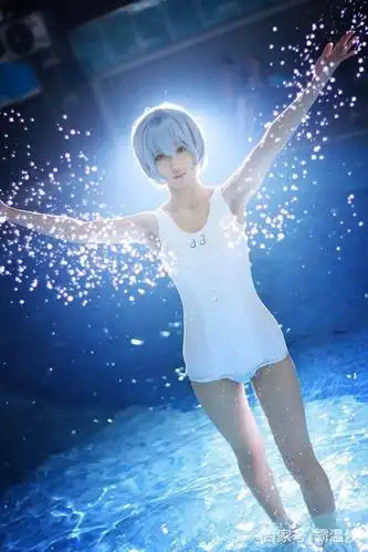 绫波丽被看作"三无少女"的始祖,冰冷系少女的代表,日本女性动漫角色