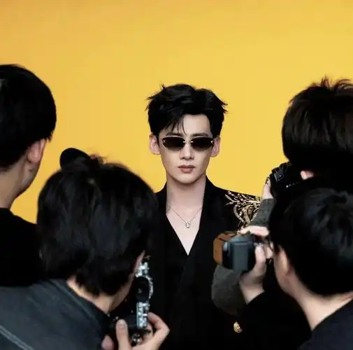 何炅|谢娜|春晚|白敬亭|王嘉尔_网易订阅