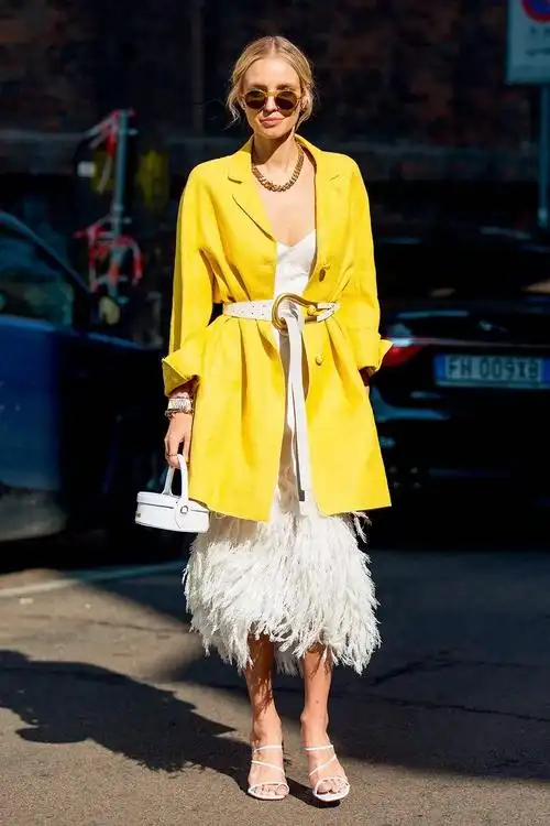 跟着欧尼一起锁定2021年度色穿搭,率先时髦起来!_灰色