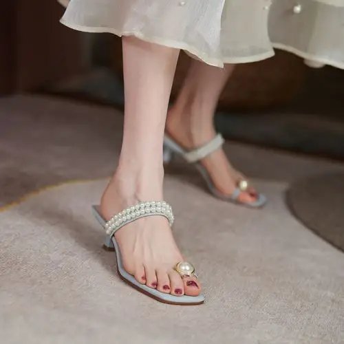 凉拖鞋女夏外穿2021新款仙女风时尚珍珠方头细跟女士夹趾高跟拖鞋