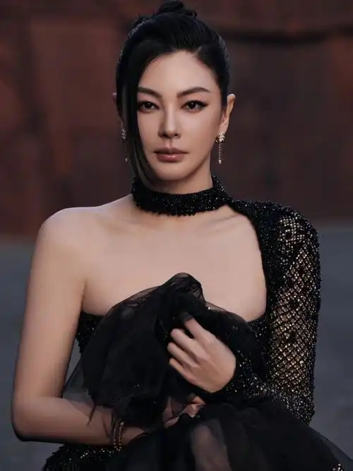 张雨绮入圈前的首选是做会计##张雨绮差点就当会计了