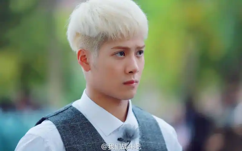 王嘉尔合作舞台